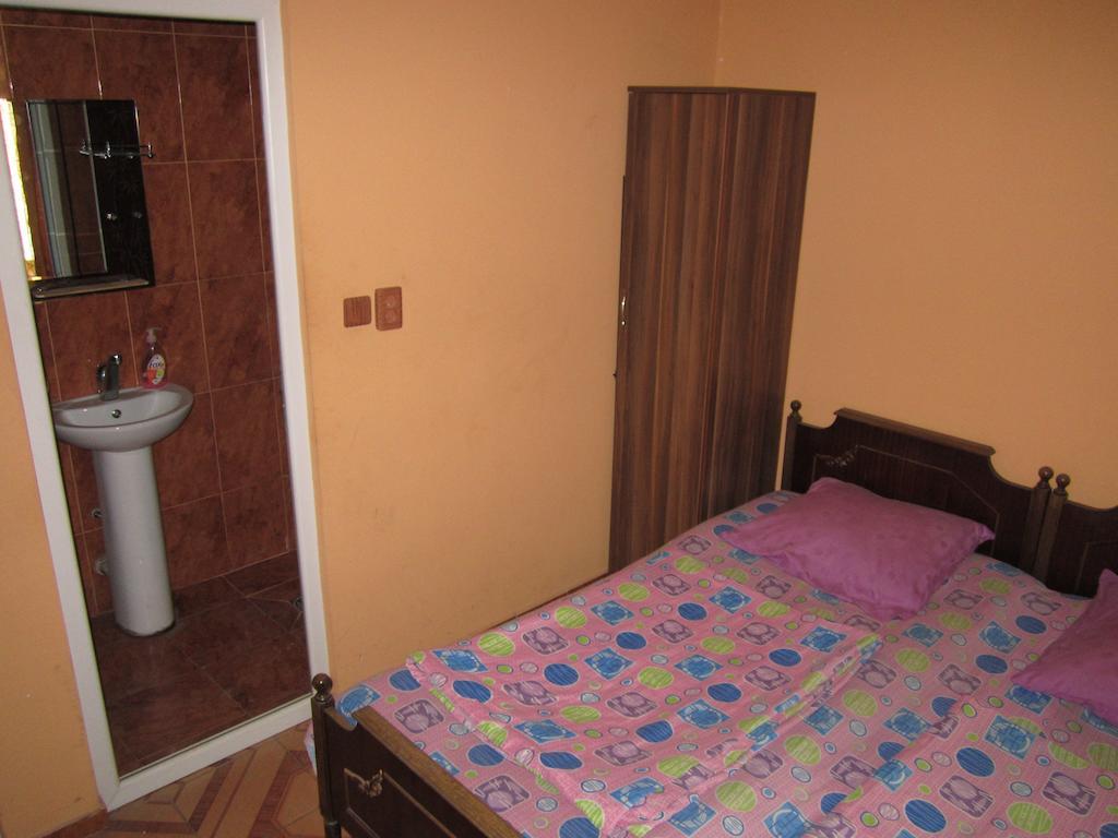 Guesthouse 97 In Batumi Batoemi Buitenkant foto