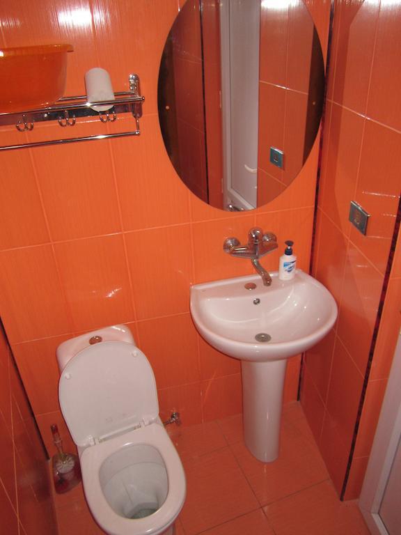Guesthouse 97 In Batumi Batoemi Kamer foto