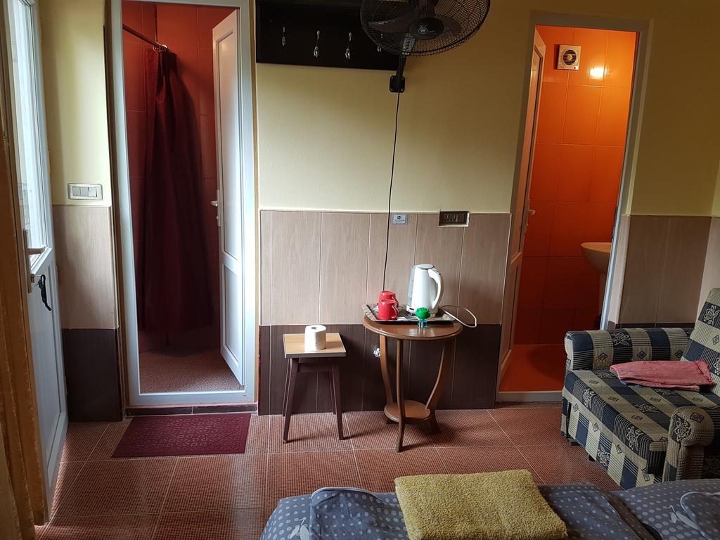 Guesthouse 97 In Batumi Batoemi Buitenkant foto