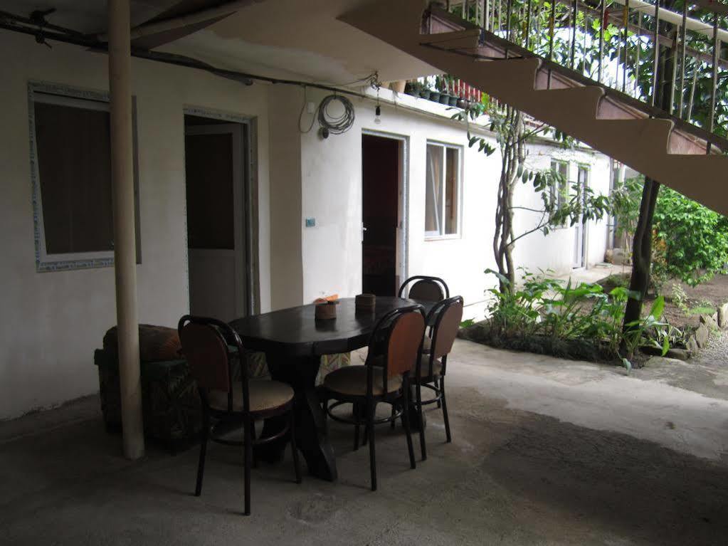 Guesthouse 97 In Batumi Batoemi Buitenkant foto