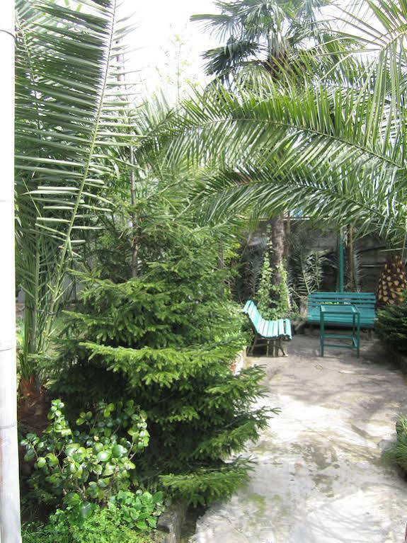 Guesthouse 97 In Batumi Batoemi Buitenkant foto